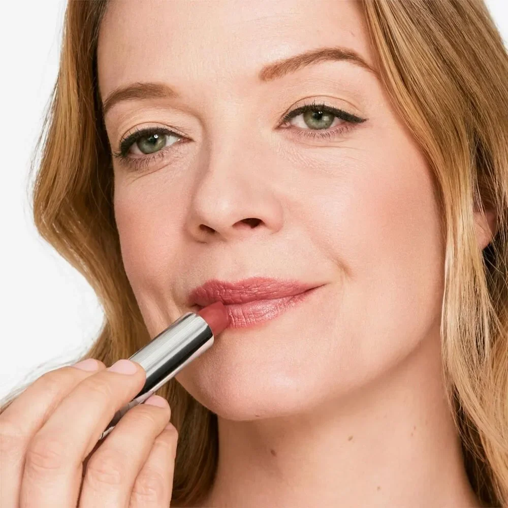 44 AL Raspberry Glace Clinique Dramatically Different Long Lasting Lipstick